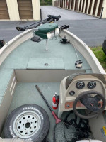 2000 Bass Tracker V16