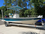 Maverick Hewes Pathfinder 2200v Bay boat