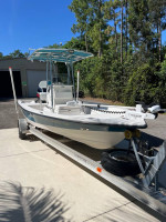 Maverick Hewes Pathfinder 2200v Bay boat