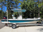 Maverick Hewes Pathfinder 2200v Bay boat