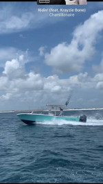 25’ Mako Center console