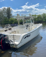 2019 Mako 284 CC W/2019 EZLOl Trailer