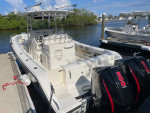 2019 Mako 284 CC W/2019 EZLOl Trailer