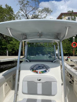 2019 Mako 284 CC W/2019 EZLOl Trailer