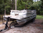 2011 25 bass tracker foot pontoon
