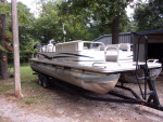 2011 25 bass tracker foot pontoon