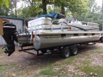 2011 25 bass tracker foot pontoon