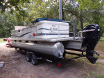 2011 25 bass tracker foot pontoon