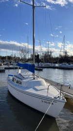 Catalina 22 with trailer- beautifully cared for