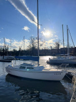 Catalina 22 with trailer- beautifully cared for