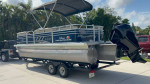2022 Suntracker Pontoon Boat
