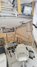 1998 Boston Whaler Conquest 235
