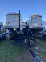 2004 22ft Suntracker Party barge