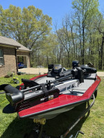 2021 Tracker Pro 190 Tournament Edition fishing boat