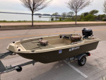 SUNDOLPHIN PRO 120 FISHING BOAT
