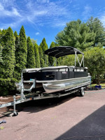Pontoon Boat