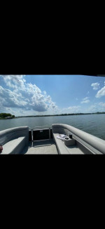 20FT 2021 Bennington SLV (Black) 90HP yamaha outboard