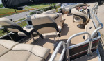 Pontoon Boat Sun Tracker 22 ft DLX 2013