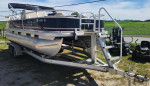 Pontoon Boat Sun Tracker 22 ft DLX 2013