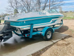 Beautiful Original Reinell 184 ski boat