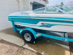 Beautiful Original Reinell 184 ski boat