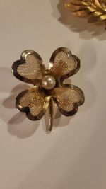 God tone brooches