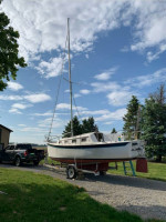 1987 Hake Seaward 24 Foot Sailboat w Trailer