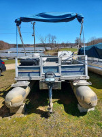 1981 Pontoon Boat