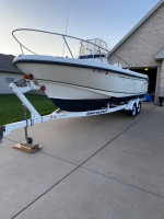 Boston Whaler 23' Outrage