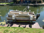 2013 Sweetwater 22’ Pontoon