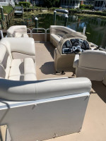 2013 Sweetwater 22’ Pontoon