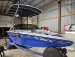 wakeboard boat Centurion