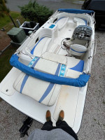 2007 Bayliner 217 deck boat open bow