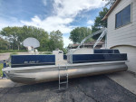 22ft pontoon and trailer for sale.