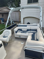 22ft pontoon and trailer for sale.