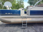 22ft pontoon and trailer for sale.