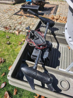 Bass Tracker Bantam 3x w/ 30 LB Minn Kota Endura Trolling Motor