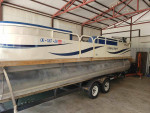 24' Starcraft Tritoon with 150hp Mercury & Trailer