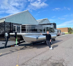 2022 Bennington 22 LSB Pontoon New Trailer and Sealegs
