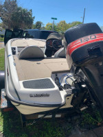 TRITON BASS BOAT 180 PREMIER, TRAILER