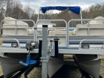 Pontoon Boat - Riviera Cruiser Tri-hull