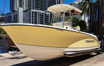 2503CC TROPHY PRO CENTER CONSOLE