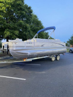 Bennington Pontoon Boat