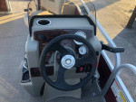 Pontoon Sun Tracker Bass Buggy 20'