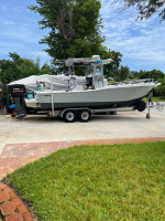 92 Mako 251 FWC model