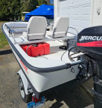2000 Boston WHALER w30hp Merc.