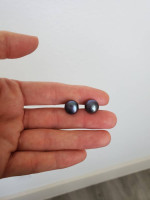 Black pearl stud earrings