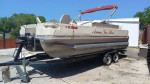 Bennington Pontoon boat