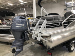 2023 BENNINGTON 22 LSB(SWINGBACK) TRITOON - CLEARANCE - $7,000 OFF