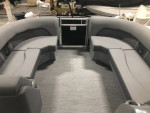 2023 BENNINGTON 22 LSB(SWINGBACK) TRITOON - CLEARANCE - $7,000 OFF